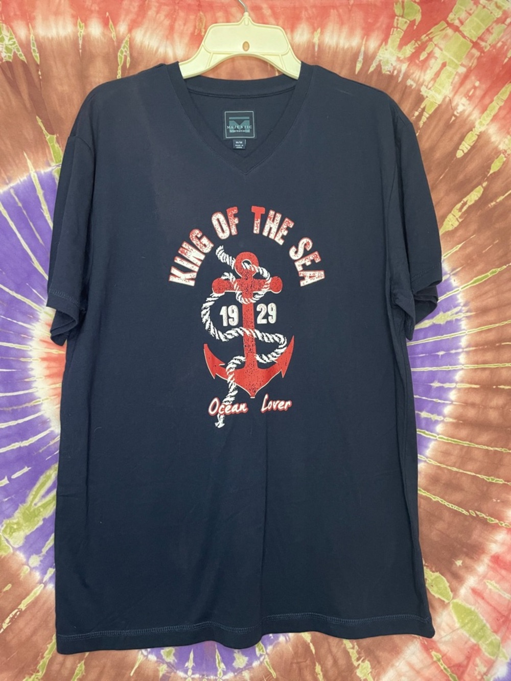 Majestic Navy Short Sleeve V-Neck Tee with Red Anchor Graphic Sz M